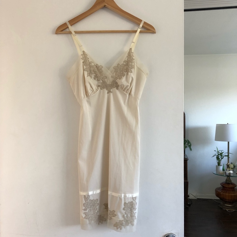 Vintage Teddy with lace appliqué - Picture 4 of 5